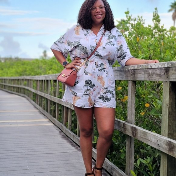 Meet your Posher! - Picture 3 of 3